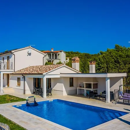 Vanda Villa *