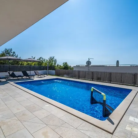 Vanda Villa *